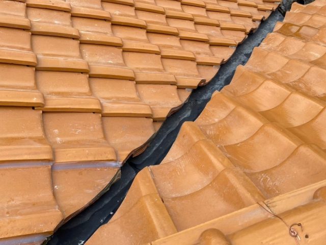 明石市の谷板金交換完了